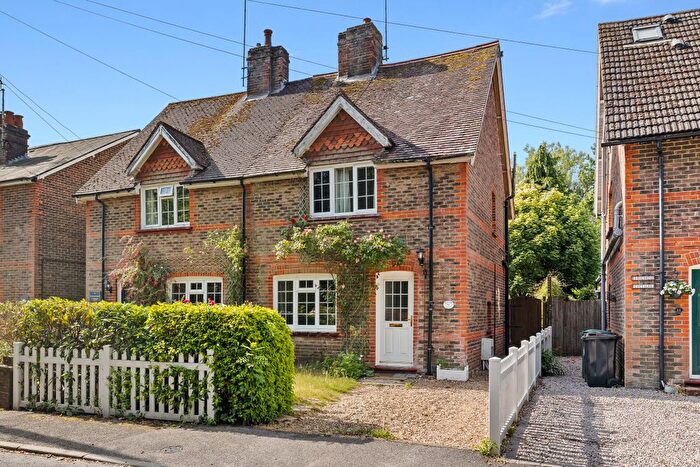 3 Bedroom Semi-Detached House To Rent In Ref: Pp - Glovers Road, Charlwood, RH6