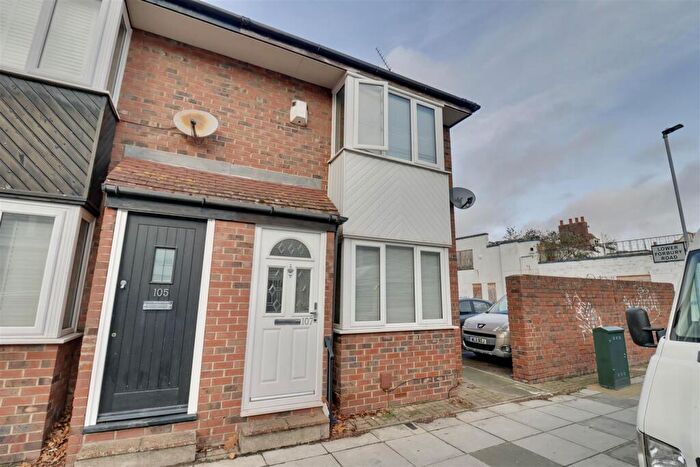2 Bedroom End Of Terrace House For Sale In Somers Road, Southsea, PO5