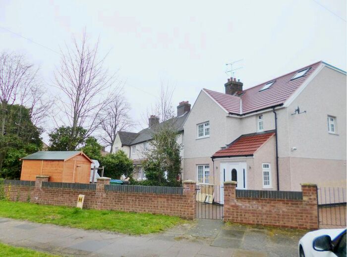 5 Bedroom End Of Terrace House To Rent In The Harebreaks, Watford, WD24