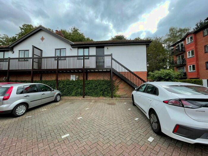 Property To Rent In Great Heathmead, Haywards Heath, RH16