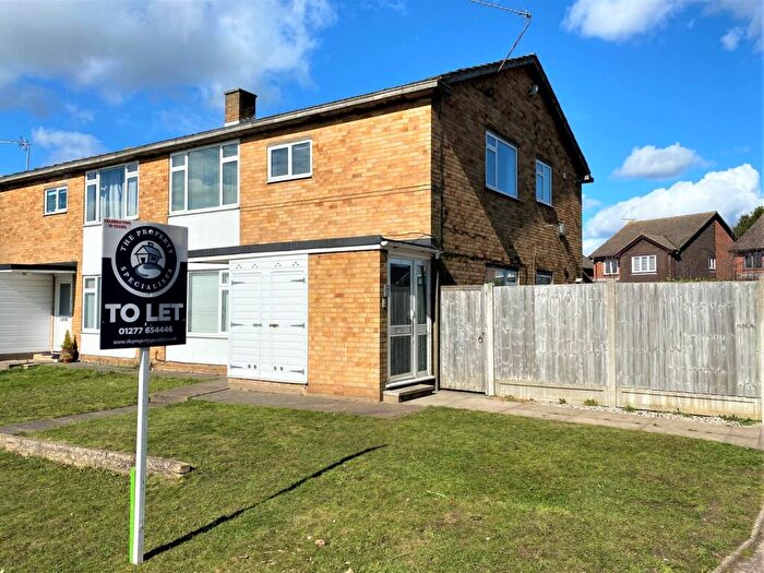 2 Bedroom Apartment To Rent In St Ediths Court, Billericay, CM12