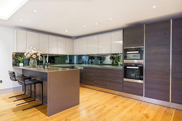 3 Bedroom Flat To Rent In Cecil Grove, London, NW8