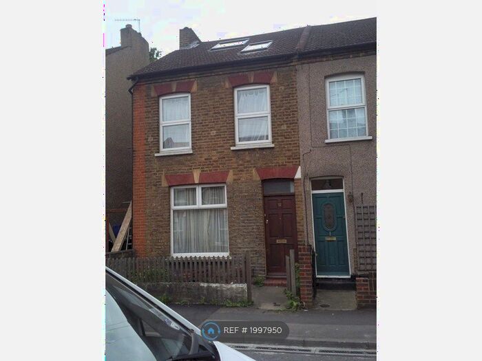 3 Bedroom Semi-Detached House To Rent In Morland Road, Sutton, SM1