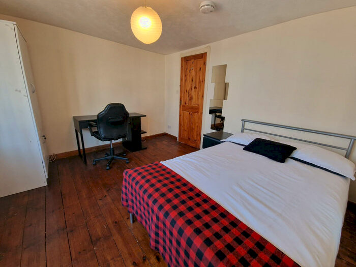 3 Bedroom House To Rent In Viaduct Road, Brighton, BN1