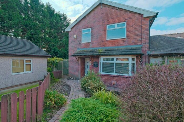 3 Bedroom End Of Terrace House To Rent In The Close, Rising Bridge, Accrington, BB5