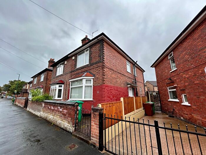 3 Bedroom Semi-Detached House To Rent In Roderick Street, Nottingham, NG6