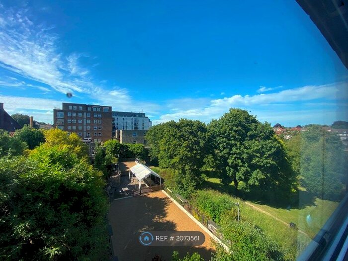 2 Bedroom Flat To Rent In Temple Street, Keynsham, Bristol, BS31