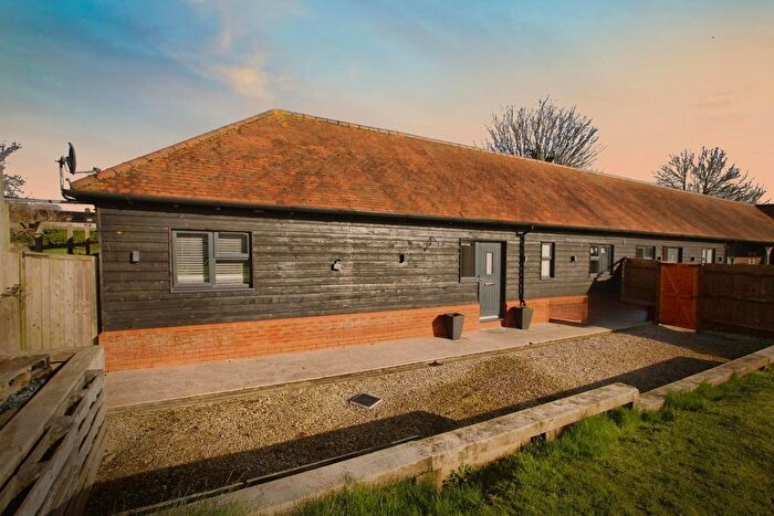 2 Bedroom Barn Conversion To Rent In Stanbridge Road, Tilsworth, Leighton Buzzard, LU7