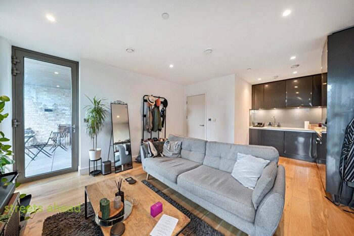 1 Bedroom Apartment To Rent In Caithness Walk, Croydon, CR0