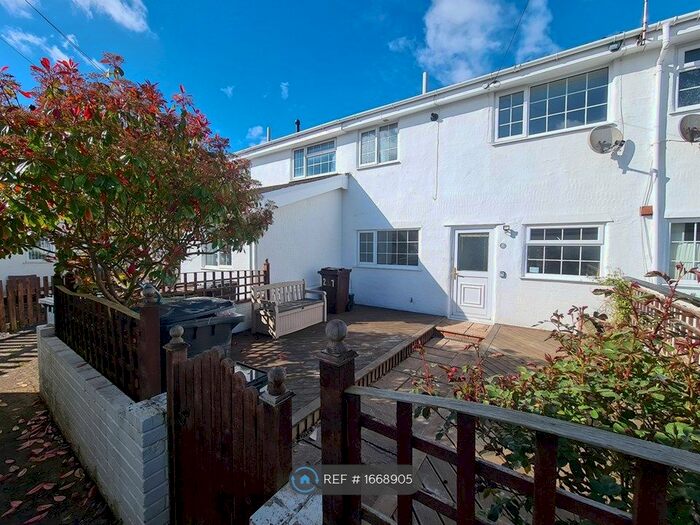 3 Bedroom Semi-Detached House To Rent In The Meadows, Llandudno Junction, LL31