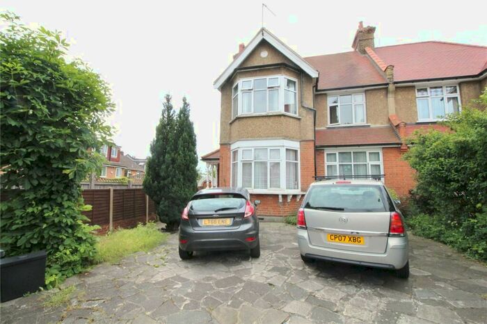 4 Bedroom Maisonette To Rent In Avenue Road, Southgate, London, N14