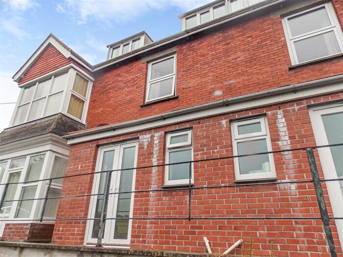 1 Bedroom Flat To Rent In Dutson Road, Launceston, PL15