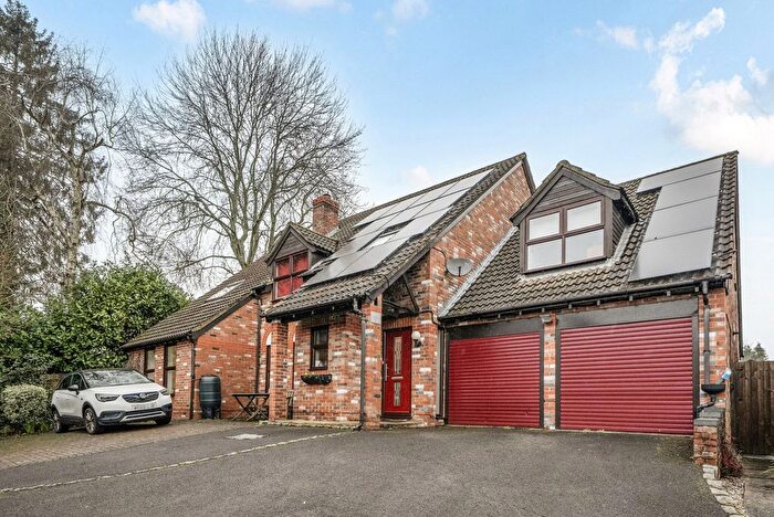 5 Bedroom Detached House For Sale In Tarragon Way, Burghfield Common, Reading, RG7