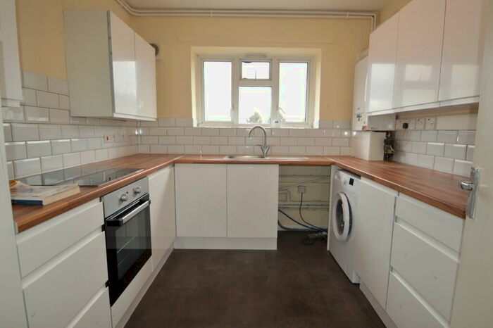 2 Bedroom Apartment To Rent In Churchill Road, Langley, Berkshire, SL3
