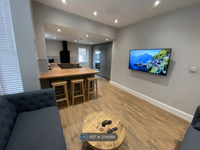 6 Bedroom End Of Terrace House To Rent In Nicander Road, Liverpool, L18