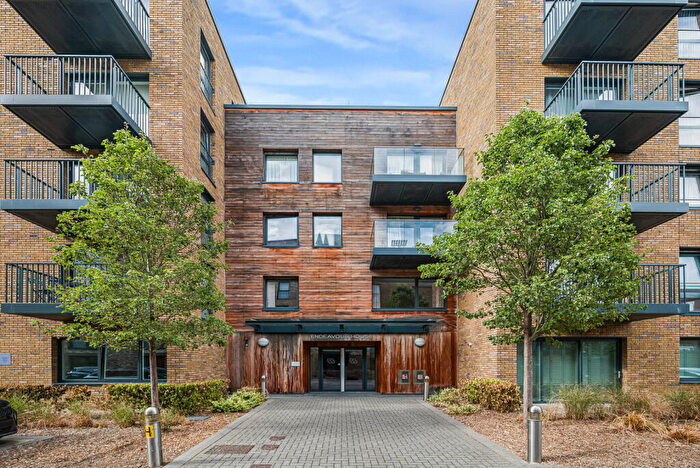 3 Bedroom Flat To Rent In Ashton Reach, London, SE16