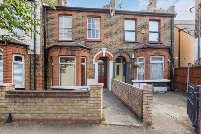 1 Bedroom Flat To Rent In Turner Road, Walthamstow, London, E17