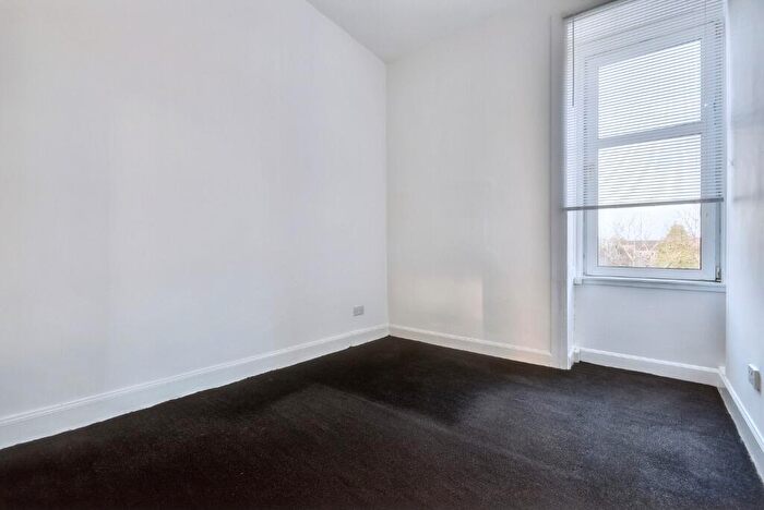 1 Bedroom Flat To Rent In Kelly Street, Inverclyde, Greenock, PA16