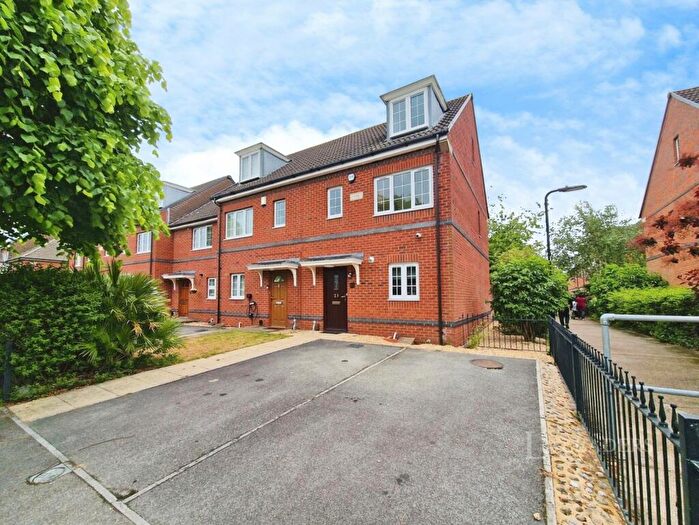 3 Bedroom House To Rent In Brookwood Avenue, SO50