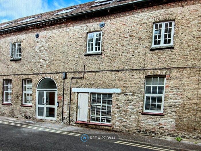 2 Bedroom Flat To Rent In Orchard House, Huntingdon, PE29