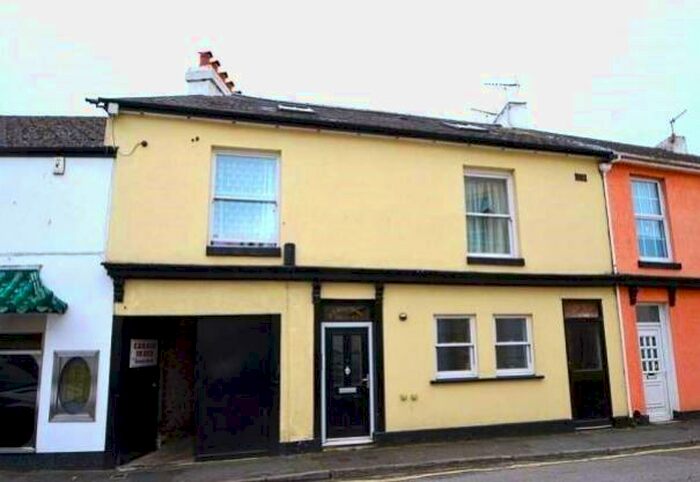 1 Bedroom Flat To Rent In A King Street, Dawlish, Devon, EX7