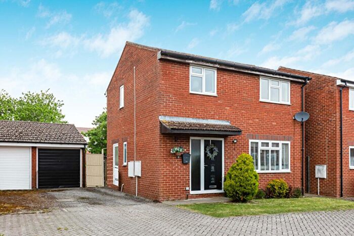 3 Bedroom Detached House For Sale In White Horse Crescent, Grove, Wantage, Oxfordshire, OX12