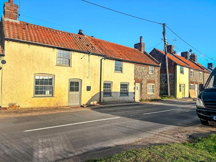 2 Bedroom Cottage To Rent In Fakenham Road, South Creake, NR21