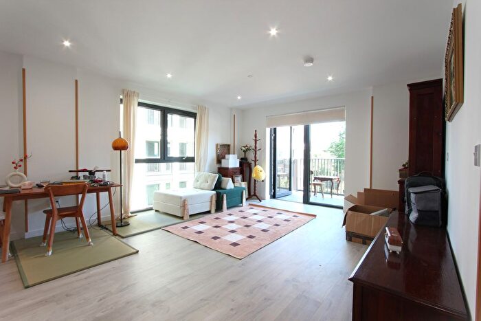2 Bedroom Flat To Rent In Azure Apartments, Dragonfly Walk, London, N4