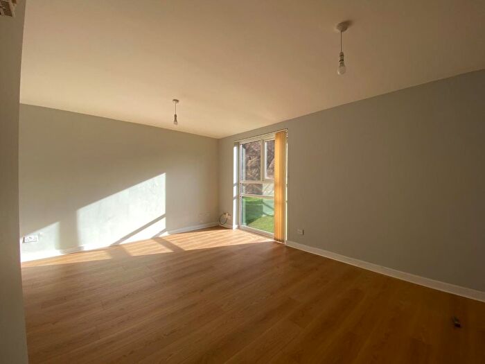 2 Bedroom Flat To Rent In Ashfell Court, Edge Lane, Chorlton, M21