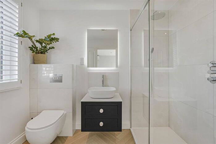 3 Bedroom Terraced House For Sale In Clarence Road, London, SW19