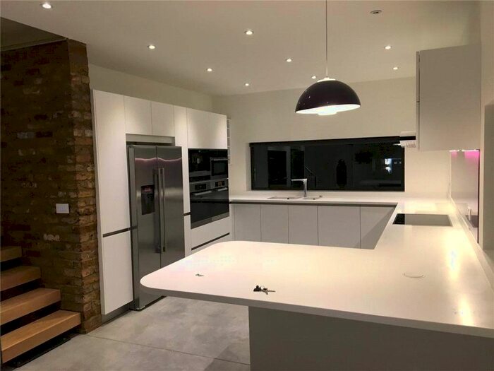 4 Bedroom Detached House To Rent In Harcourt Road, Bushey, WD23