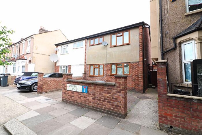 4 Bedroom Semi-Detached House To Rent In Ladysmith Road, London, N18