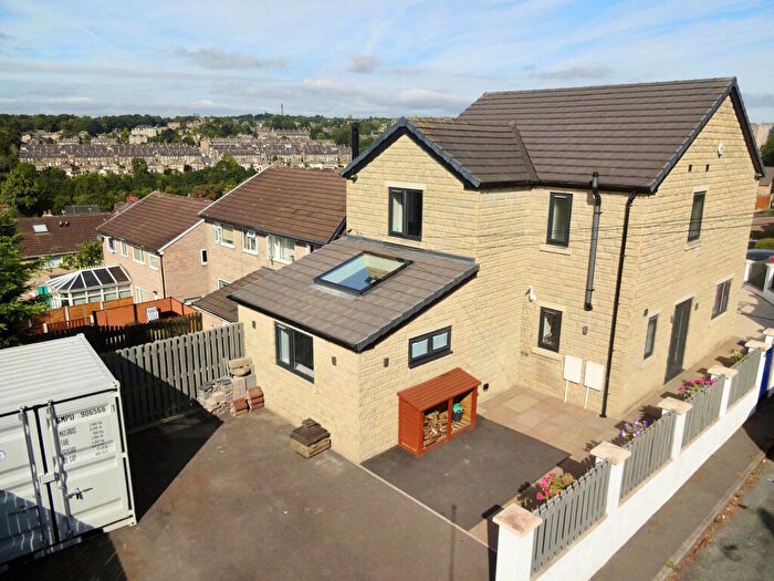 5 Bedroom Detached House For Sale In Bramble House, Keswick Close, Siddal, HX3