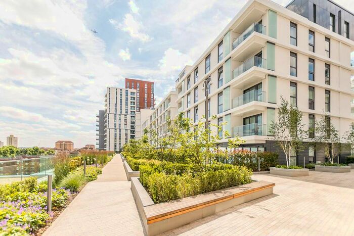 1 Bedroom Flat To Rent In Nine Elms Point, Vauxhall, London, SW8