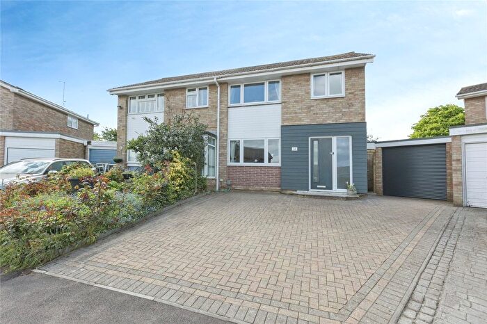 4 Bedroom Semi Detached House For Sale In Glendale, Swanley, Kent, BR8