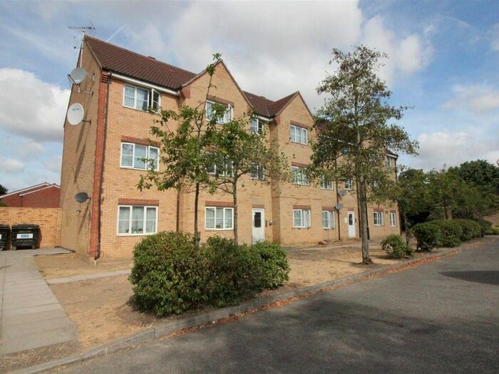 2 Bedroom Flat To Rent In Madeleine Close, Chadwell Heath, Romford, RM6