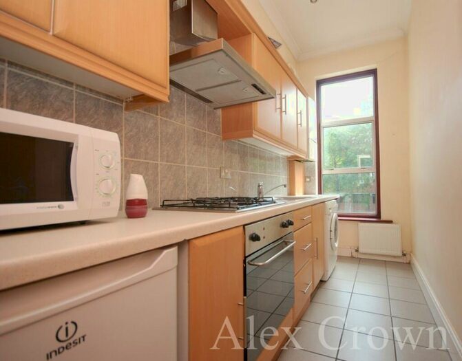 3 Bedroom Flat To Rent In Caledonian Road, Caledonian, N7