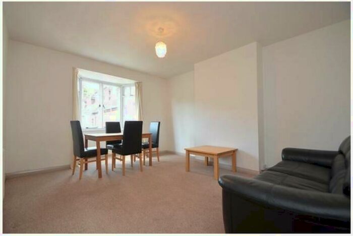 4 Bedroom Apartment To Rent In Chaucer Court, Guildford, GU2
