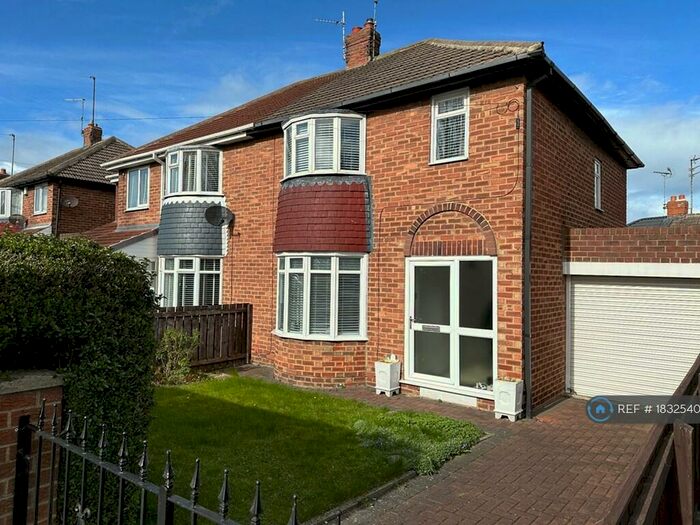 3 Bedroom Semi-Detached House To Rent In Dovedale Road, Sunderland, SR6