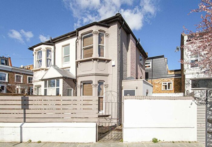 3 Bedroom Semi Detached House To Rent In Askew Crescent, Shepherds Bush, W12