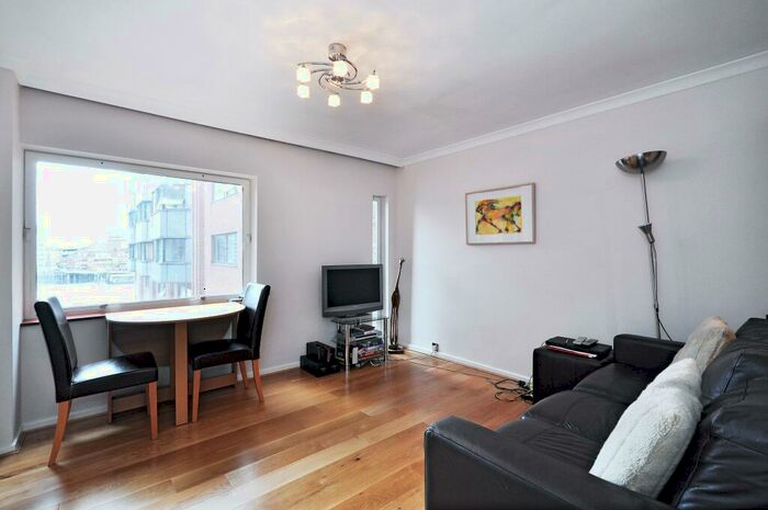1 Bedroom Apartment To Rent In Upper Thames Street, EC4V