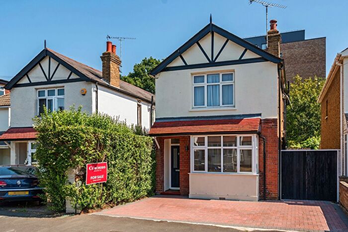 3 Bedroom Detached House For Sale In Dudley Road, Walton-On-Thames, KT12