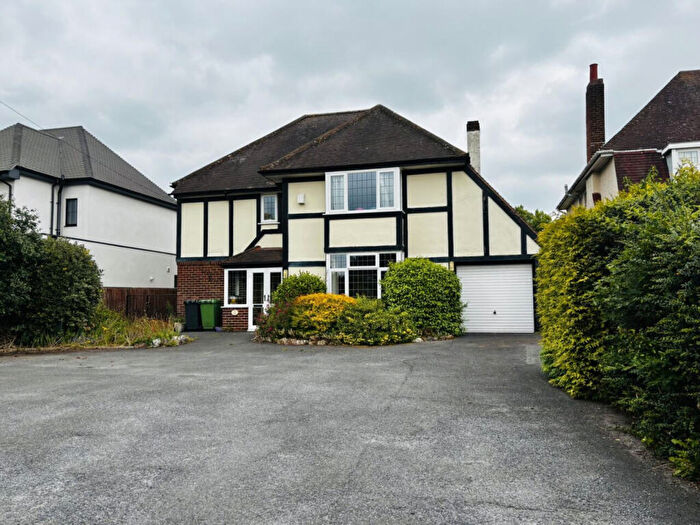 3 Bedroom Detached House To Rent In Topsham Road, Exeter, Devon, EX2