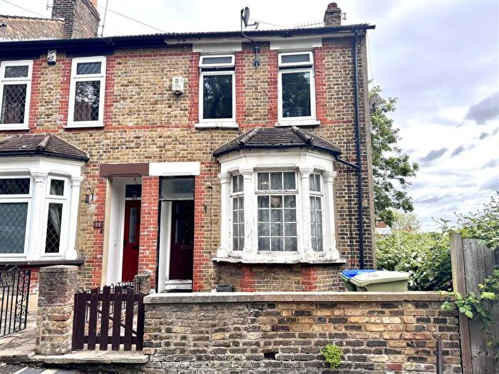3 Bedroom End Of Terrace House For Sale In Upper Holly Hill Road, Belvedere, DA17