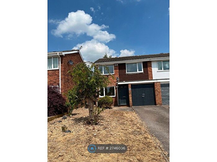 3 Bedroom Semi Detached House To Rent In Walnut Close, Nuneaton, CV10