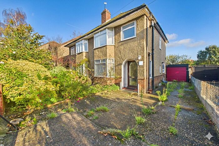 3 Bedroom Semi-Detached House For Sale In Crossways, Aldershot, Hampshire, GU12