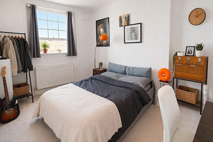 3 Bedroom Flat To Rent In Brunswick Place, Hove, BN3