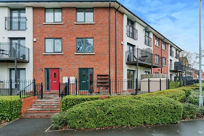 3 Bedroom Town House To Rent In Stratford Road, Shirley, Solihull, B90