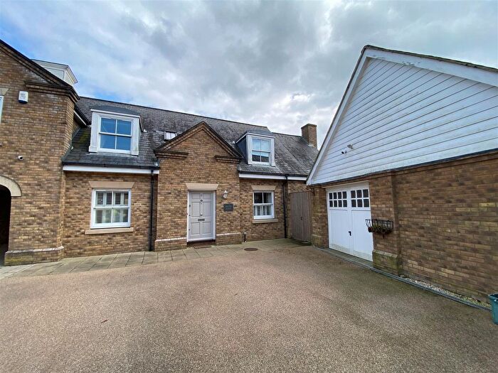 4 Bedroom Detached House To Rent In Orchid Close, Goffs Oak, Waltham Cross, EN7