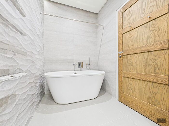 2 Bedroom Flat For Sale In Southernhay East., Exeter, EX1